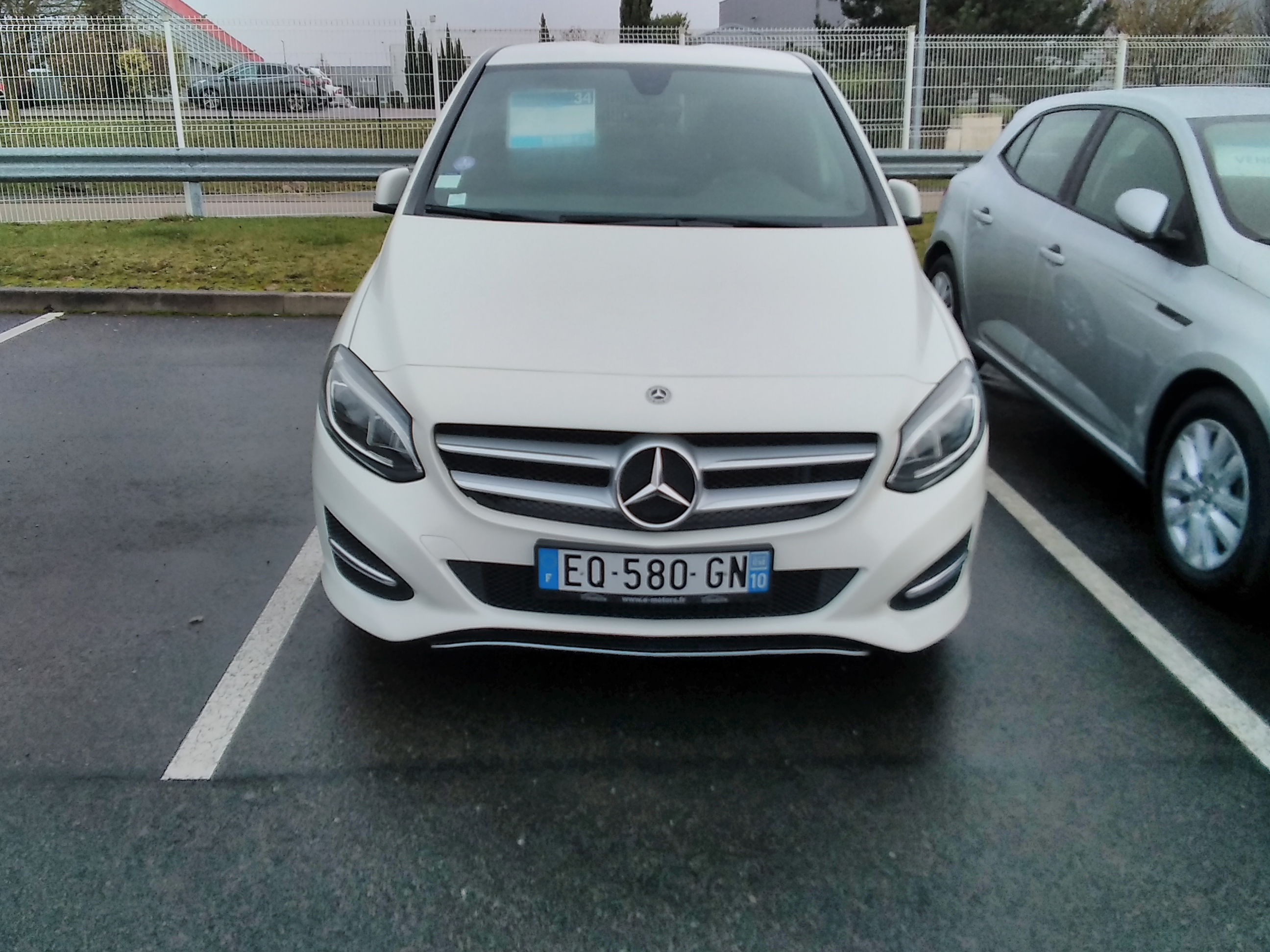 Avis-mandataire-auto-Emotors-Mercedes-Classe-b-180-7-g-dct-sensation.