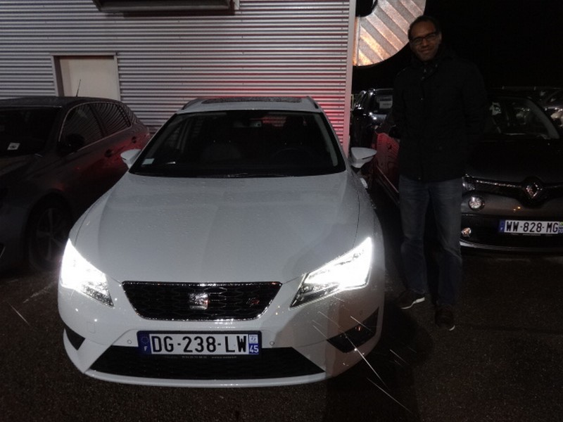Avis-mandataire-auto-Emotors-Seat-Leon-St-fr-tfsi-180-dsg-plus-toit-ouvrant-pano.