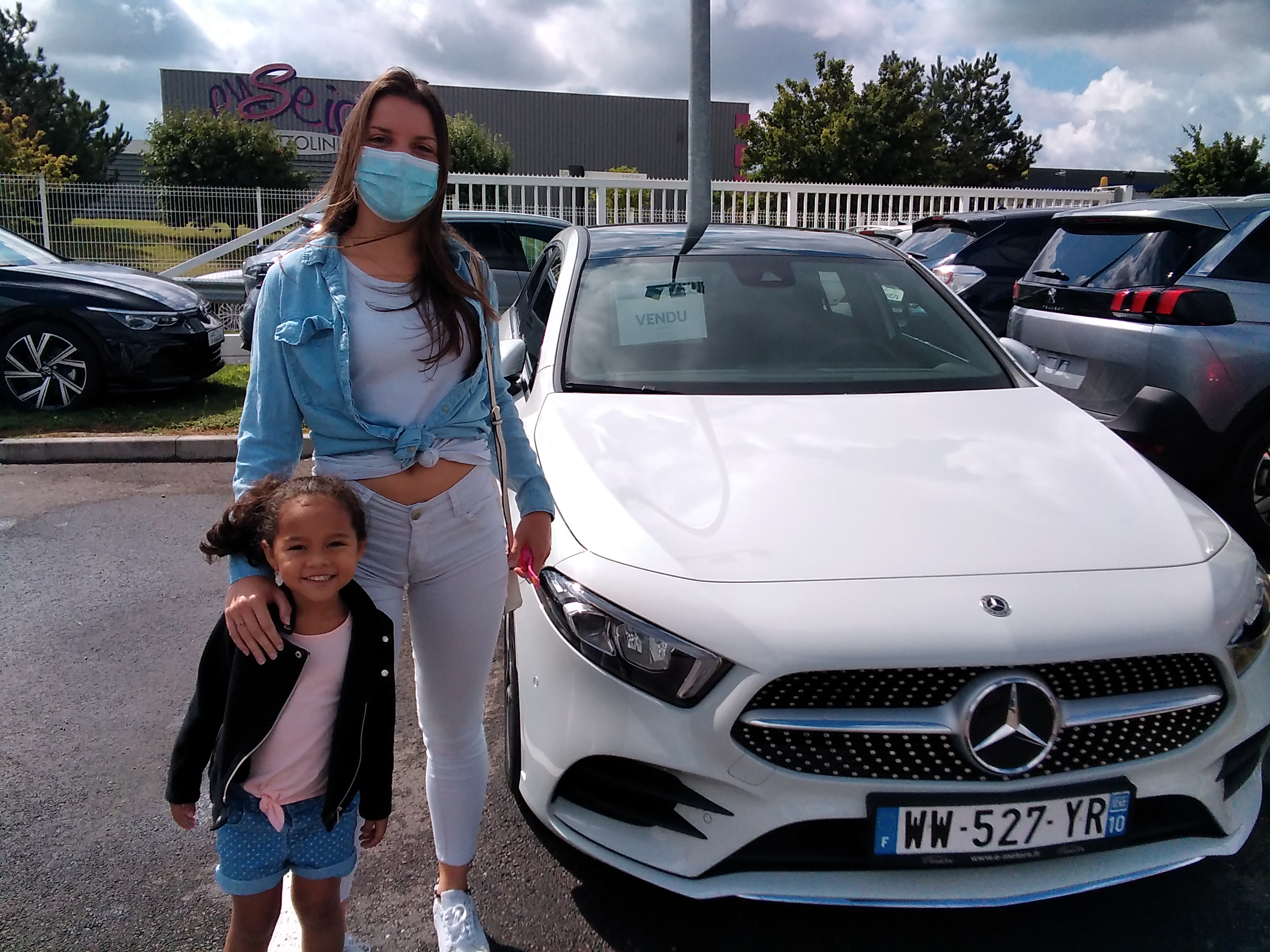 Avis-mandataire-auto-Emotors-Mercedes-Classe-a-200-d-amg-line-8g-dct-plus-toit-panoramique.