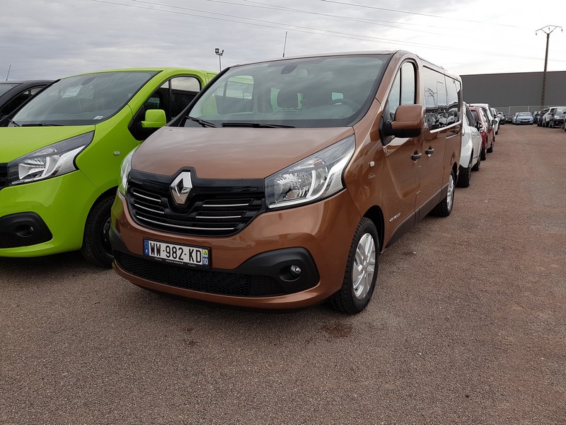 Avis-mandataire-auto-Emotors-Renault-Trafic-combi-Grand-intens-dci-145-energy-9places-plus-hayon.