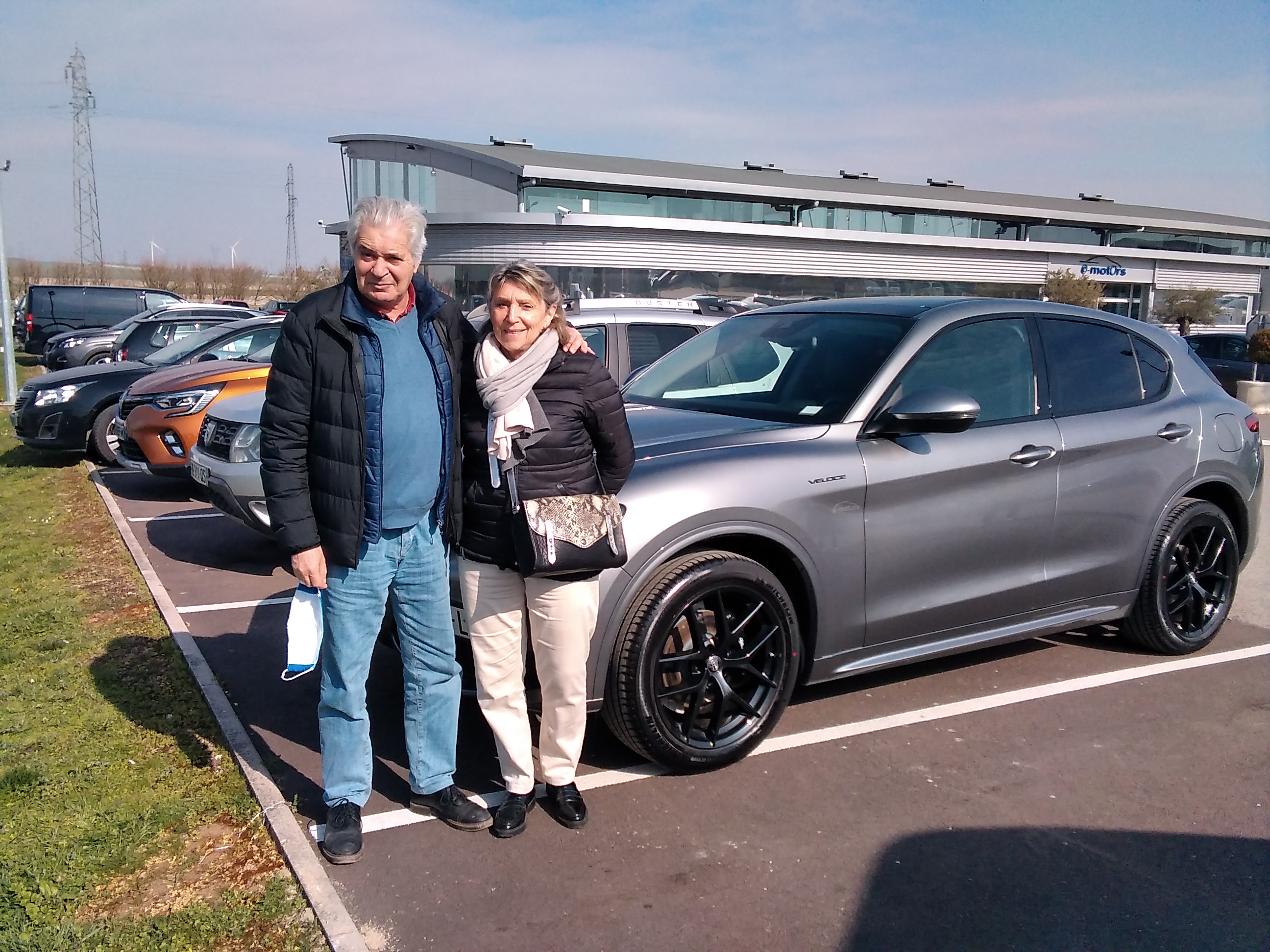 Avis-mandataire-auto-Emotors-Alfa romeo-Stelvio-Veloce-210-ch-q4-at8-plus-toit-panoramique.
