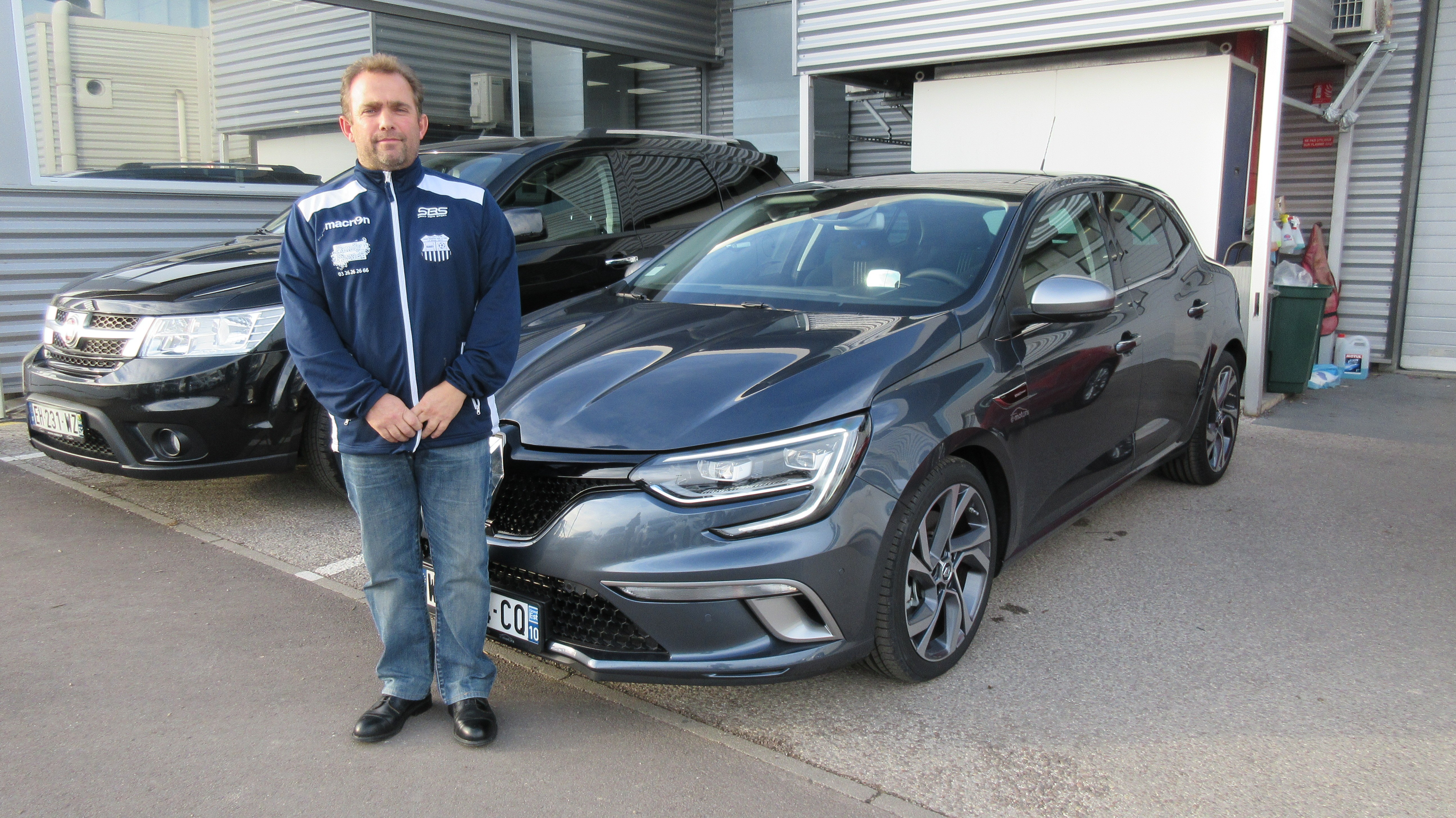 Avis-mandataire-auto-Emotors-Renault-Megane-iv-berline-M-gane-iv-berline-gt-tce-205-energy-edc-plus-bose-toit-vitr.