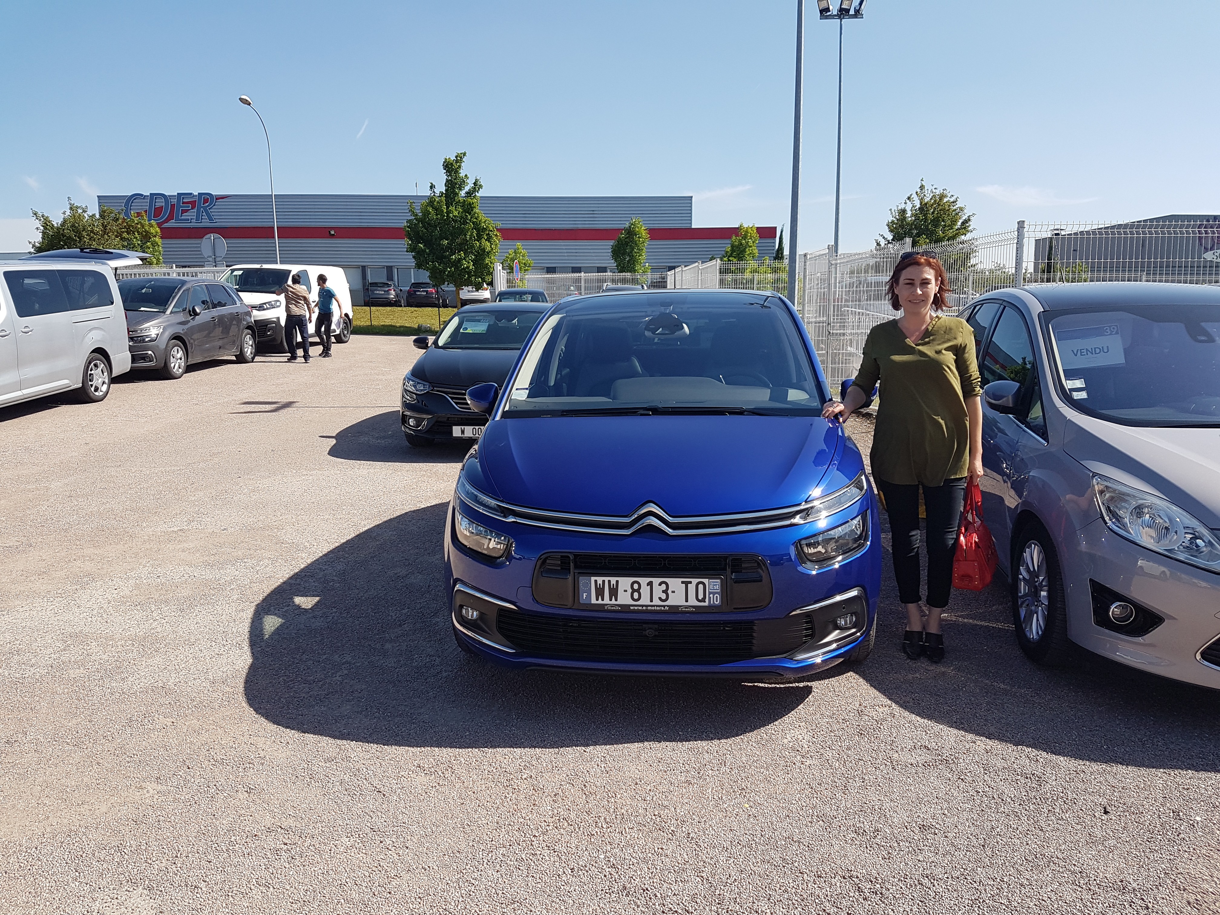 Avis-mandataire-auto-Emotors-Citroen-C4-picasso-Shine-bluehdi-120-s-s-eat6.