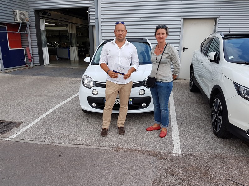 Avis-mandataire-auto-Emotors-Renault-Twingo-Iii-intens-tce-90-edc.