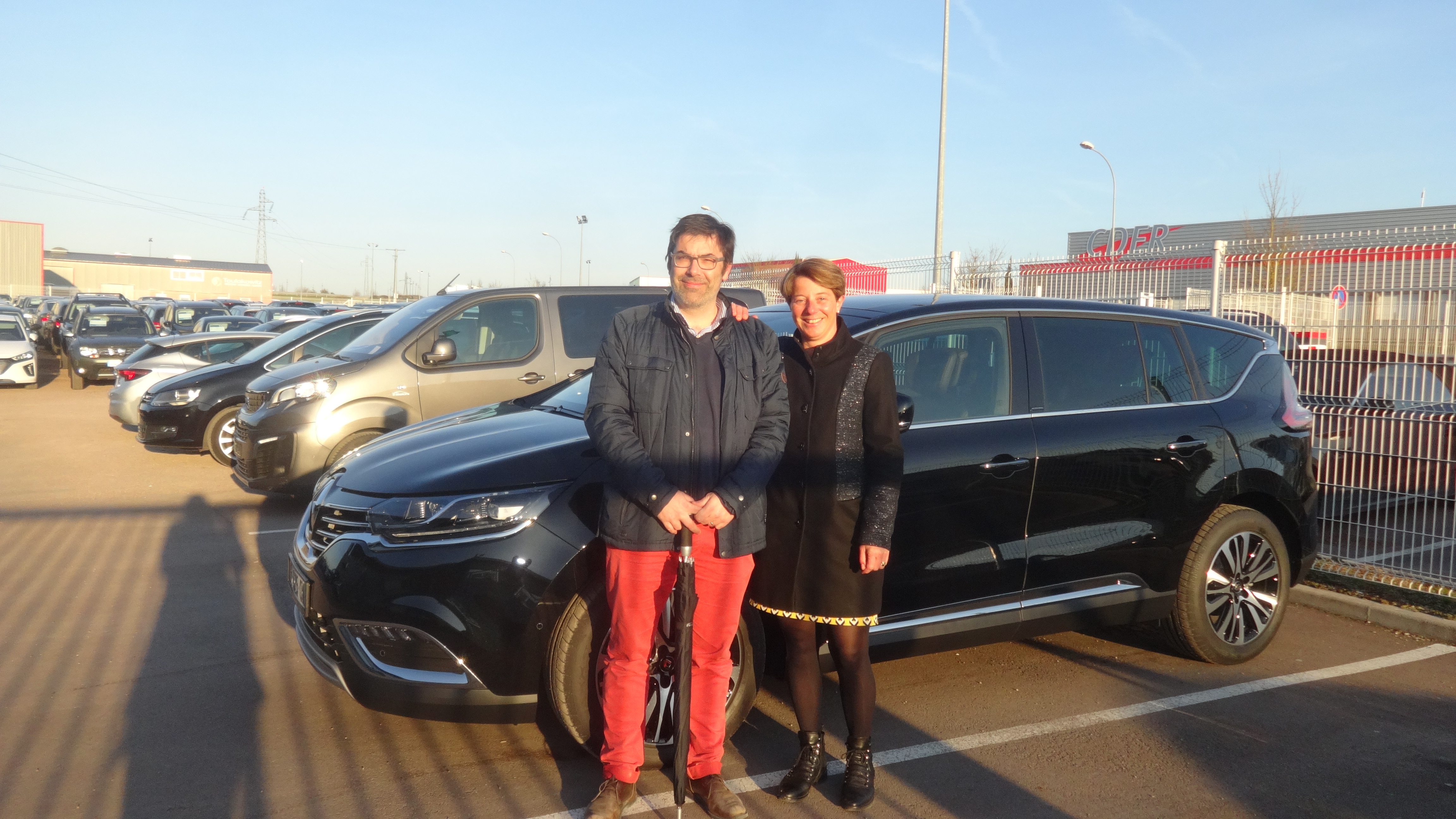 Avis-mandataire-auto-Emotors-Renault-Espace-Initiale-paris-dci-160-edc-7places-plus-toit-vitr-cuir-brun-co2-120g.