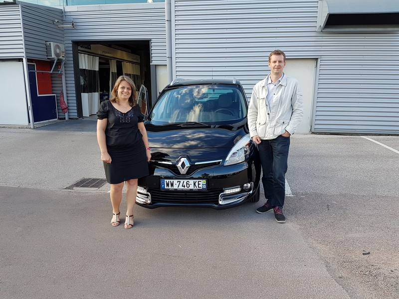 Avis-mandataire-auto-Emotors-Renault-Grand-scenic-Grand-sc-nic-iii-bose-tce-130-energy.