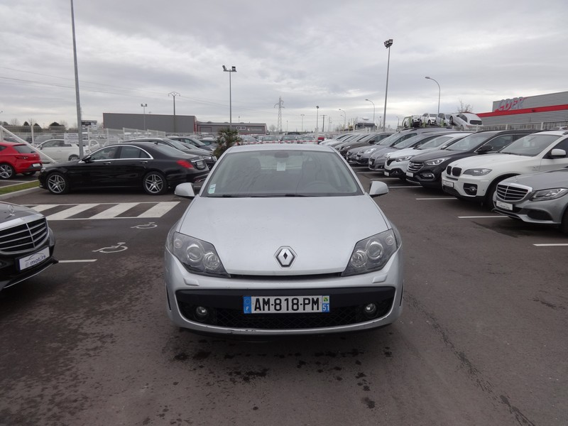 Avis-mandataire-auto-Emotors--Renault-laguna-iii-black-edition-carminat-dci-110-.