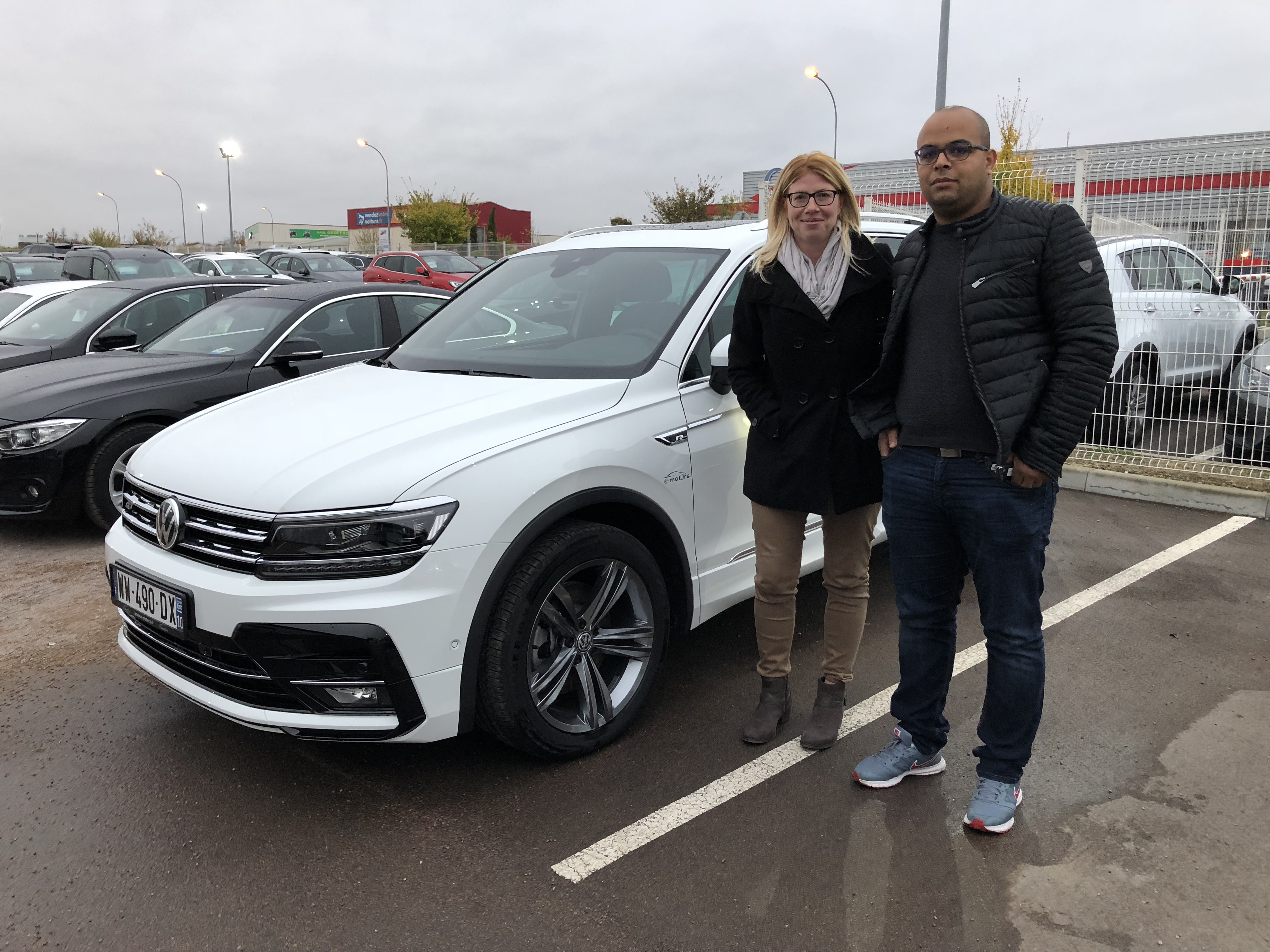 Avis-mandataire-auto-Emotors-Volkswagen-Tiguan-Carat-r-line-tdi-190-4motion-dsg7.