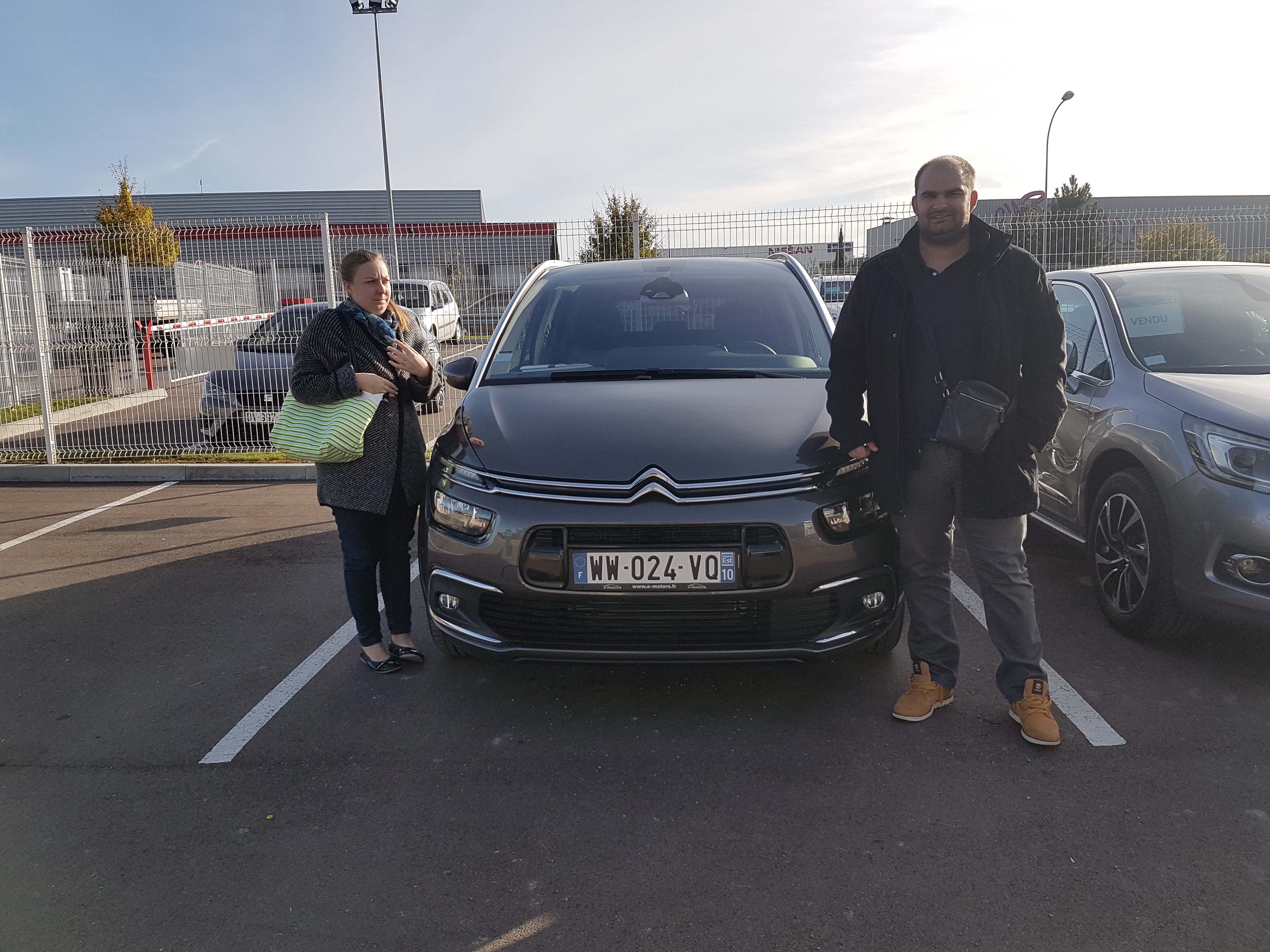 Avis-mandataire-auto-Emotors-Citroen-Grand-c4-picasso-Shine-thp-165-eat6.