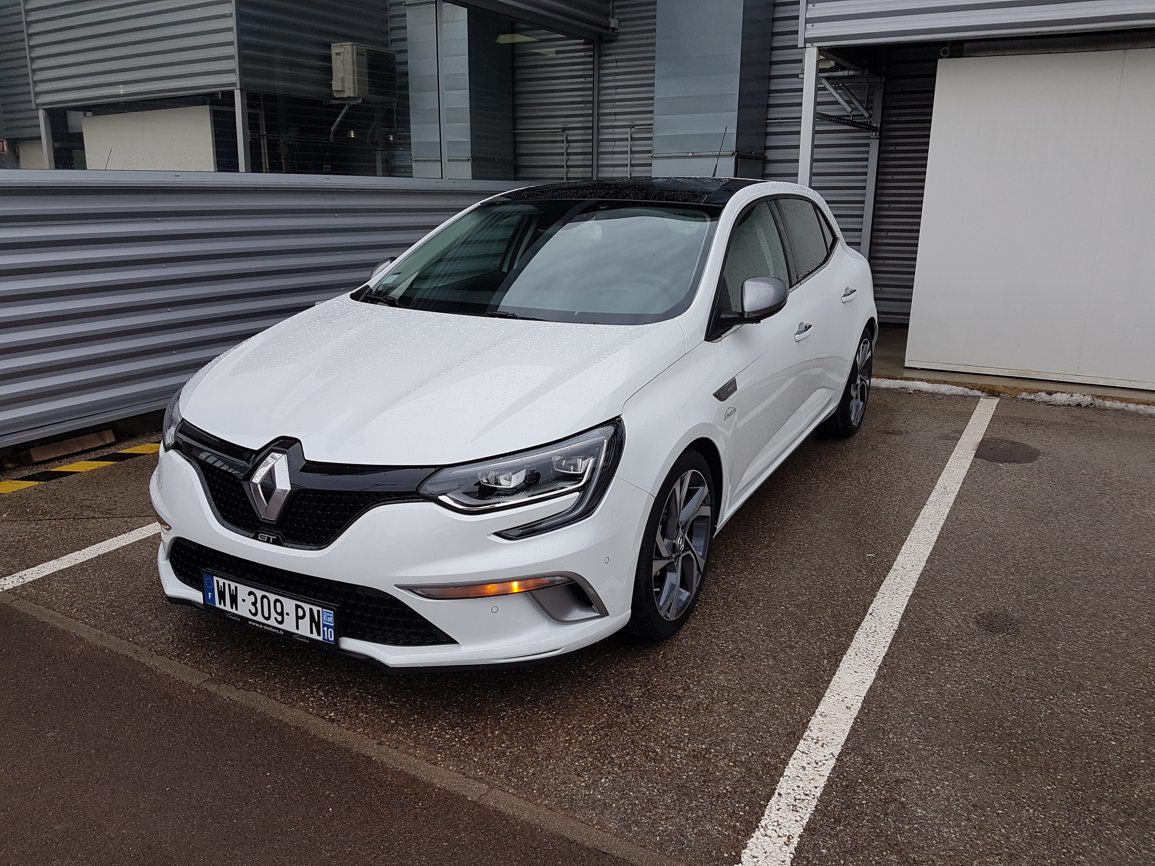 Avis-mandataire-auto-Emotors-Renault-Megane-iv-berline-M-gane-iv-berline-gt-tce-205-energy-edc-plus-bose-toit-vitr.