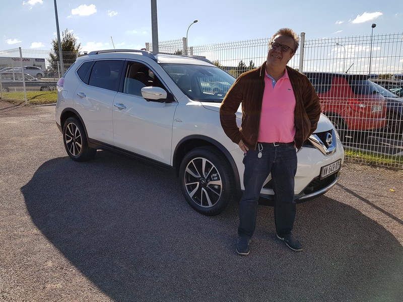 Avis-mandataire-auto-Emotors-Nissan-X-trail-Tekna-dci-130-4x4-5places-plus-toit-vitr.