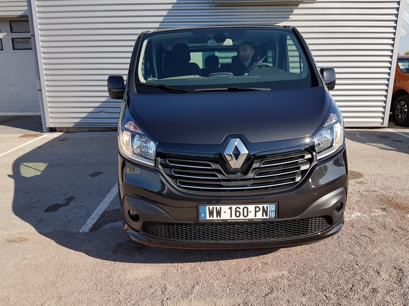 Avis-mandataire-auto-Emotors-Renault-Trafic-combi-Grand-intens-dci-125-energy-8places-plus-hayon.