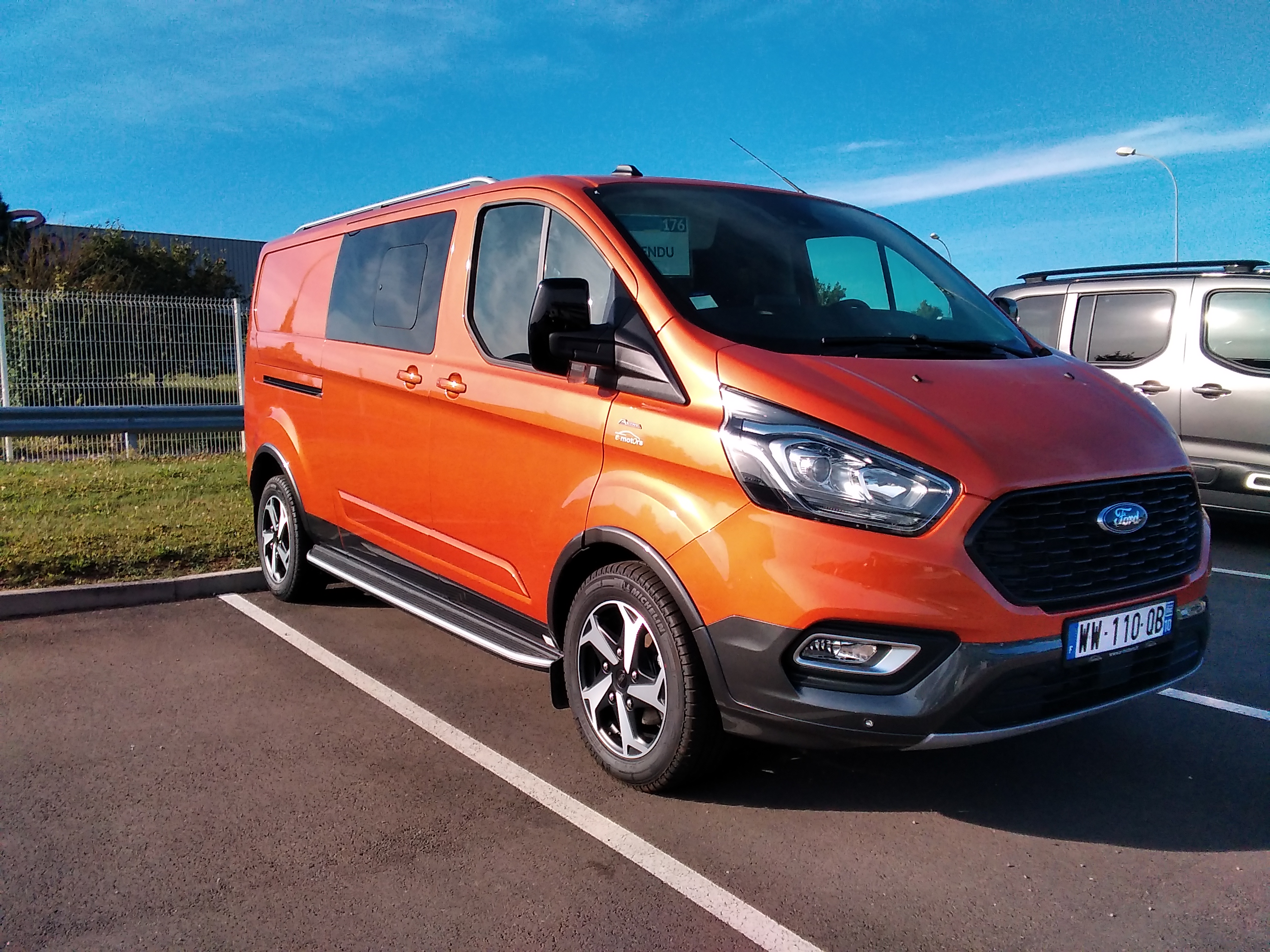 Avis-mandataire-auto-Emotors-Ford-Transit-custom-cabine-approfondie-Transit-custom-ca-320-l2h1-2-0-ecoblue-170-bva-active-plus-gps-plus-r-gulateur-adaptatif-plus-cam-ra-plus-attelage.