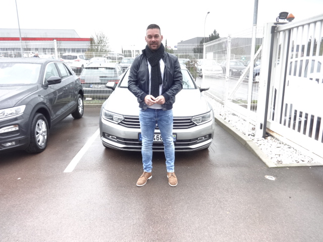 Avis-mandataire-auto-Emotors-Volkswagen-Passat-sw-Confortline-tdi-120-dsg7-plus-gps.