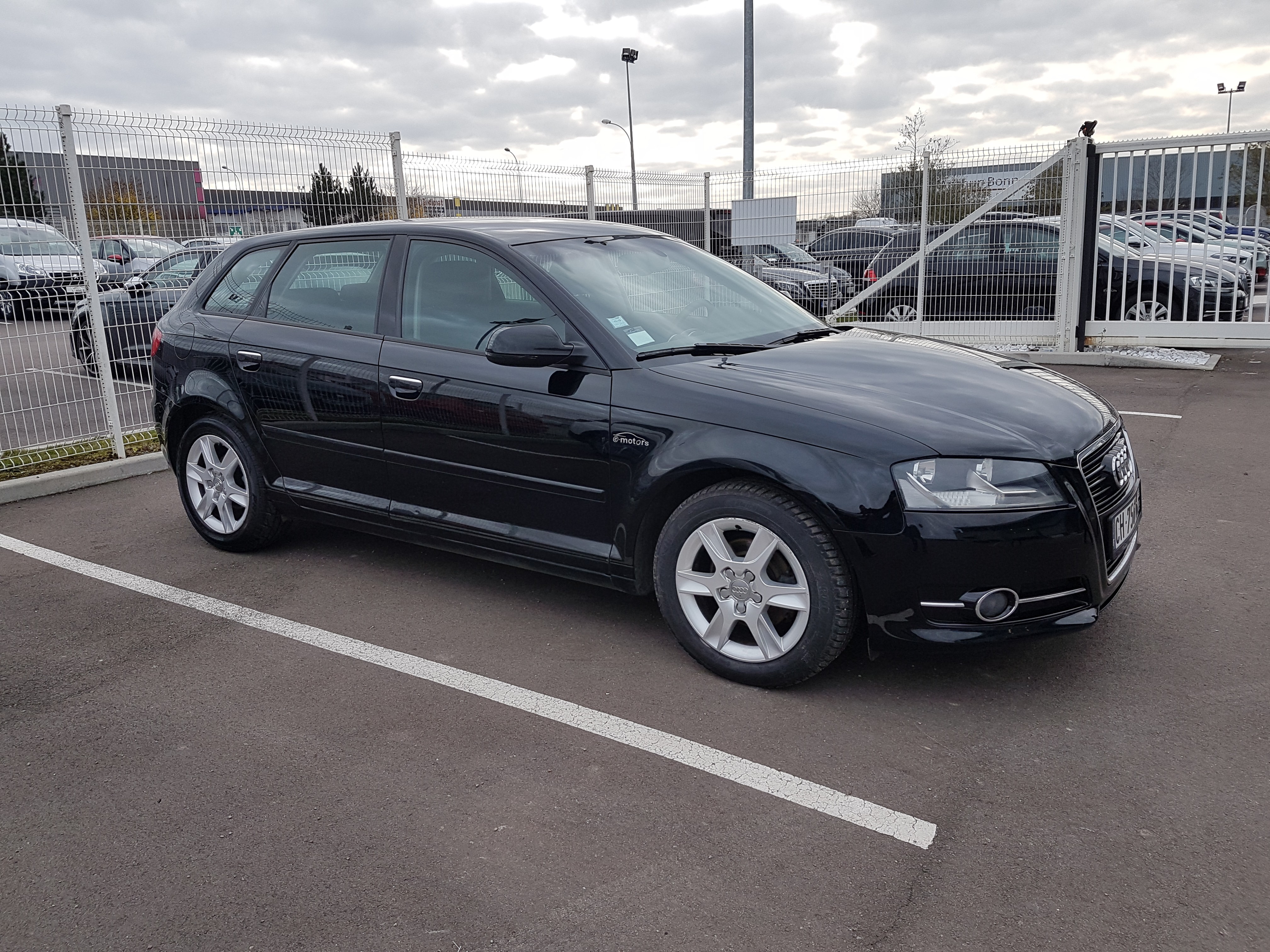 Avis-mandataire-auto-Emotors-Audi-A3-sportback-Business-line-tdi-105-automatique-plus-gps.