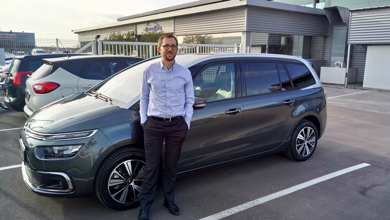 Avis-mandataire-auto-Emotors-Citroen-Grand-c4-picasso-Shine-bluehdi-150-s-s-eat6.