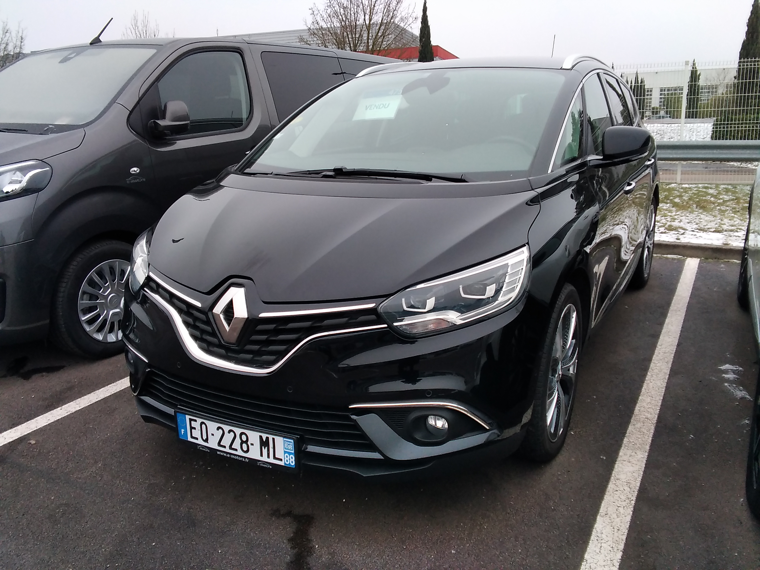 Avis-mandataire-auto-Emotors-Renault-Grand-scenic-Dci-130-intens-plus-cuir-lectr-plus-toit.