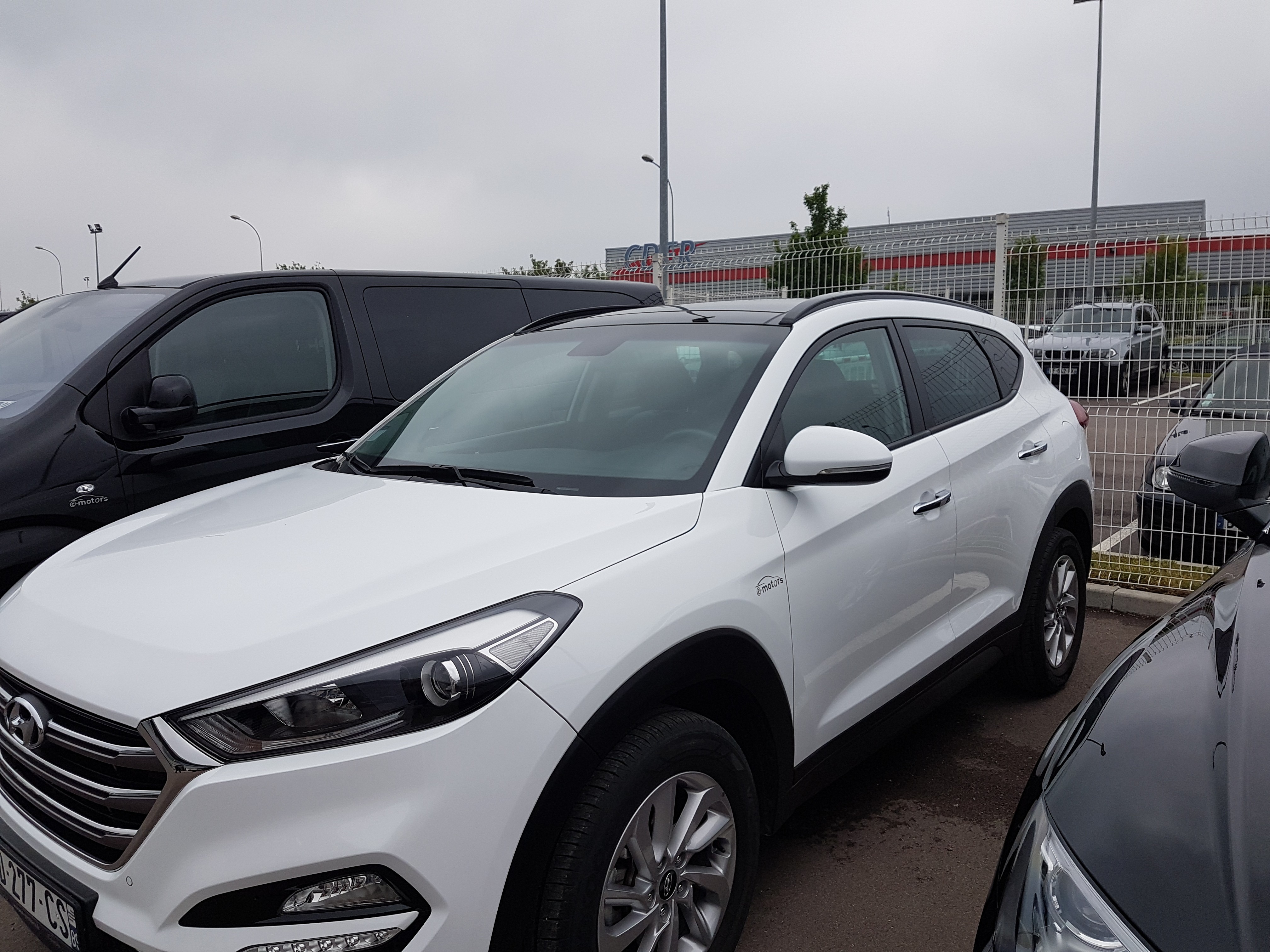 Avis-mandataire-auto-Emotors-Hyundai-Tucson-Creative-crdi-115-4x2-plus-cuir-plus-toit-ouvrant.