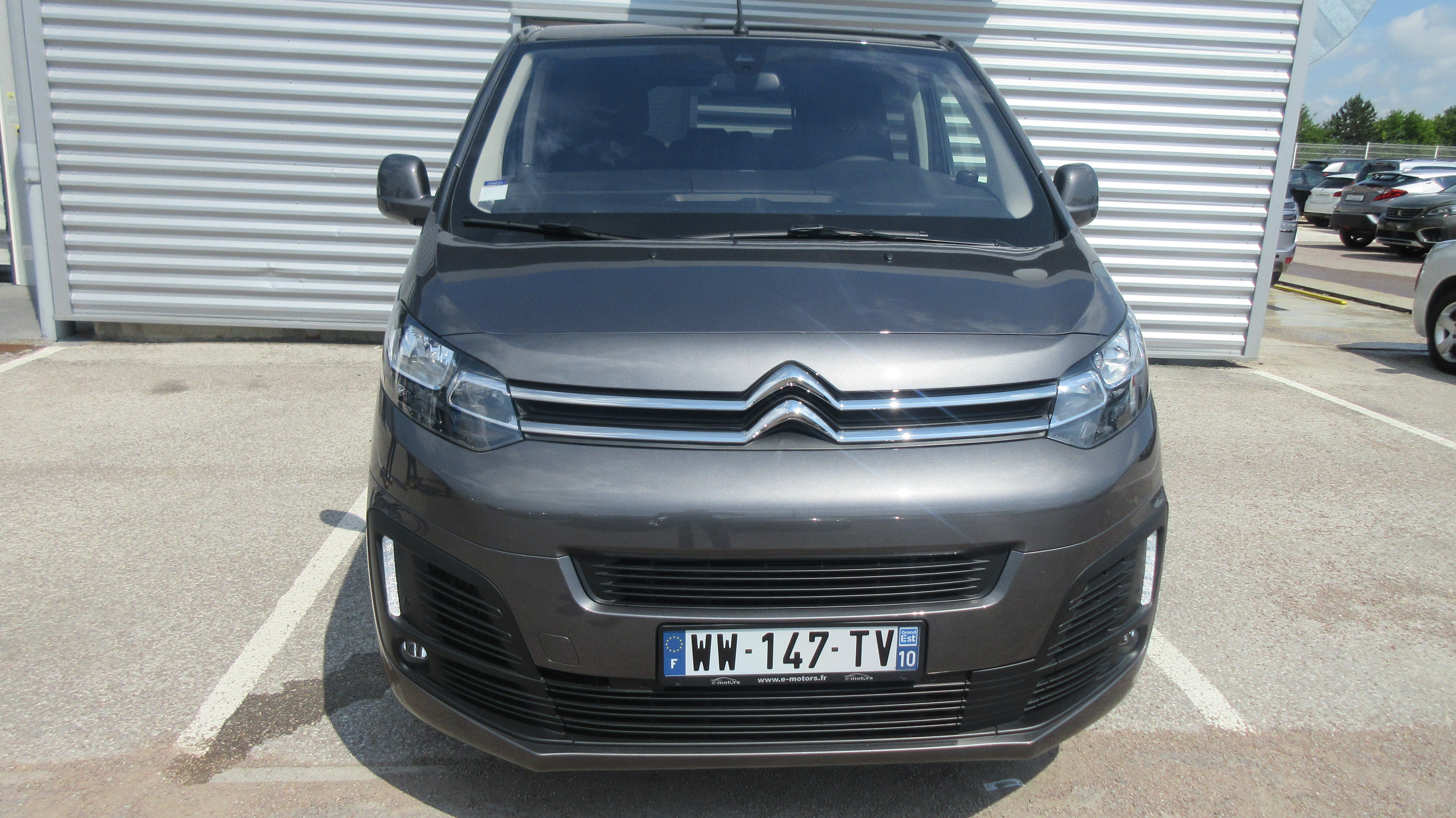 Avis-mandataire-auto-Emotors-Citroen-Spacetourer-M-feel-bluehdi-150-s-s-8places-plus-gps-cam-ra.