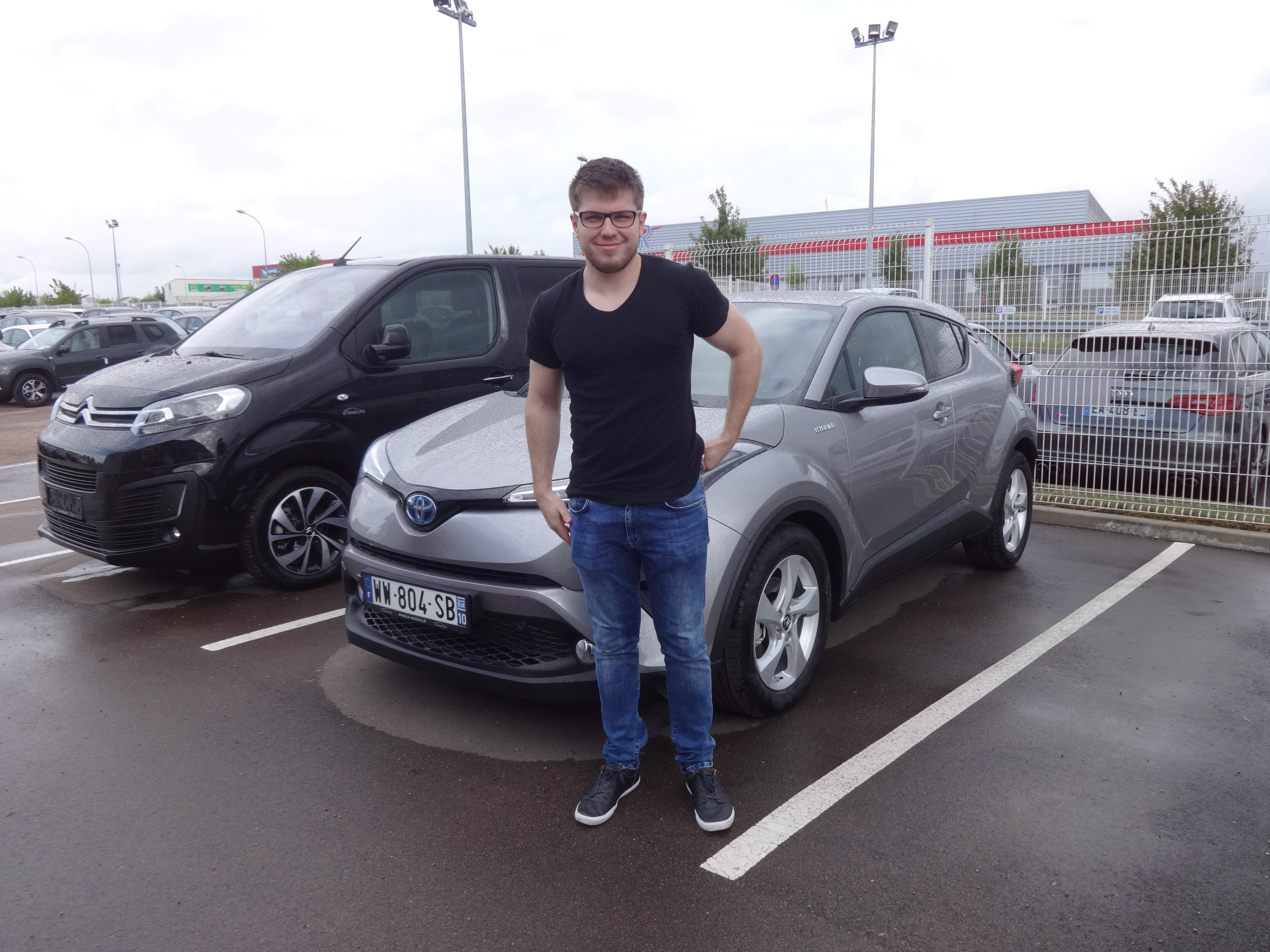 Avis-mandataire-auto-Emotors-Toyota-C-hr-hybride-Dynamic-122h.