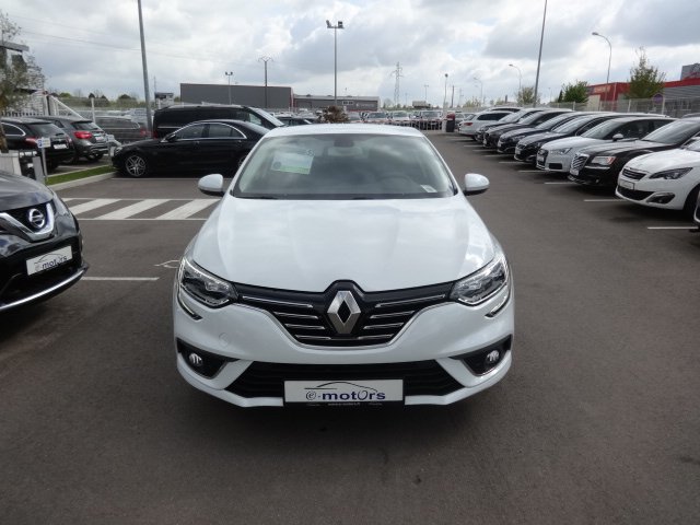 Avis-mandataire-auto-Emotors-Renault-Megane-iv-berline-M-gane-iv-berline-intens-dci-110-energy-edc-plus-park-assist.