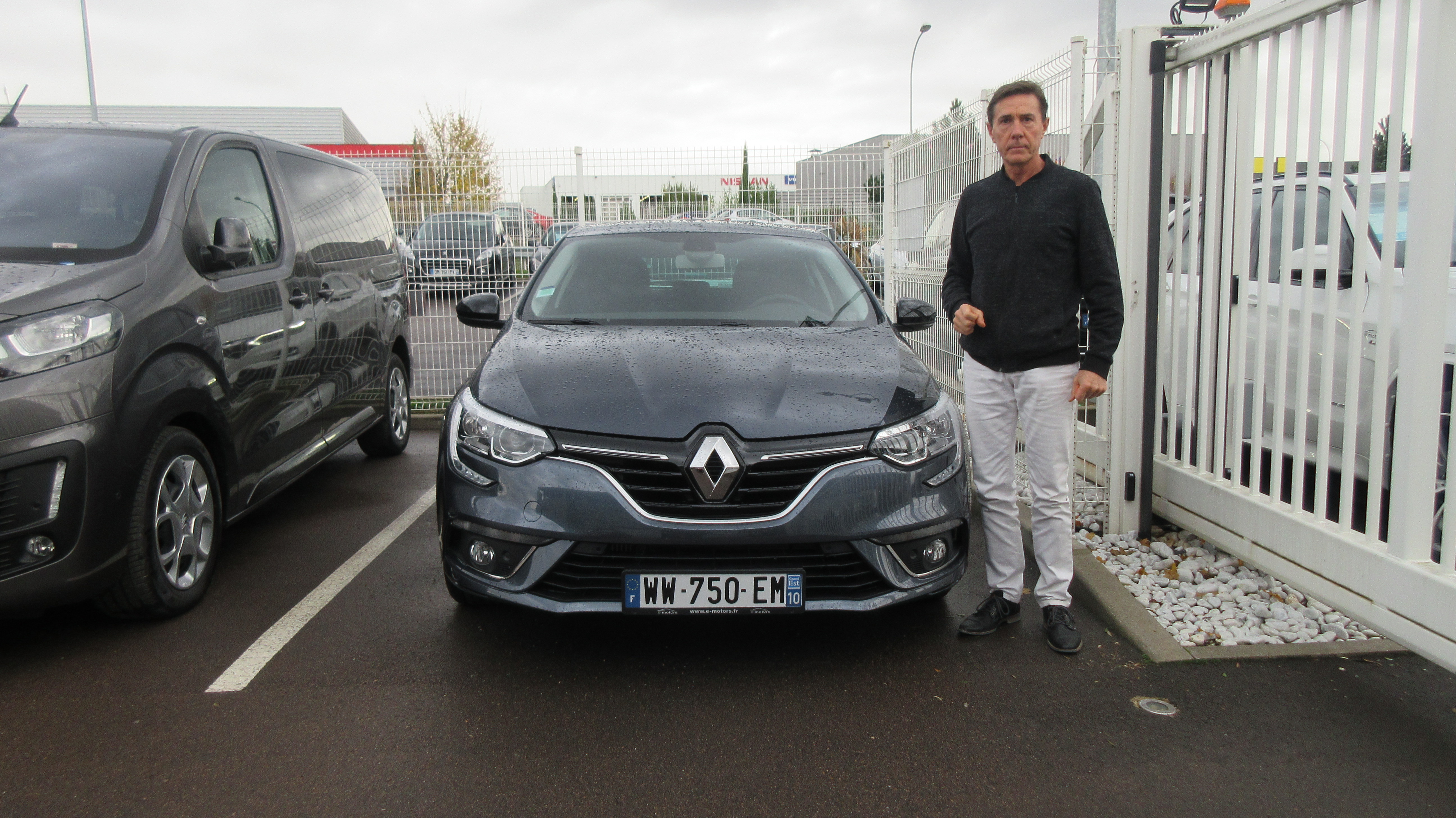 Avis-mandataire-auto-Emotors-Renault-Megane-iv-berline-M-gane-iv-berline-limited-tce-130-edc.