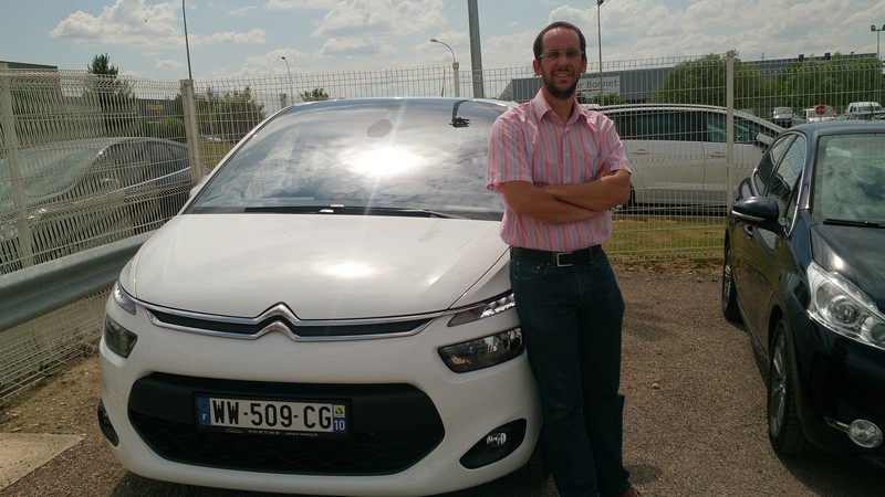 Avis-mandataire-auto-Emotors--Citroen-c4-picasso-confort-sur-quip-e-hdi-115-plus-gps-.