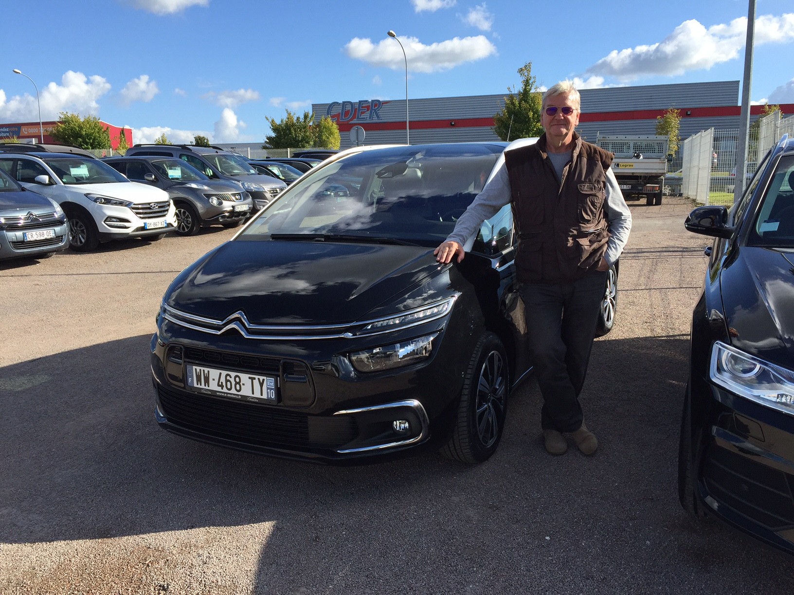 Avis-mandataire-auto-Emotors-Citroen-Grand-c4-picasso-Shine-thp-165-eat6.