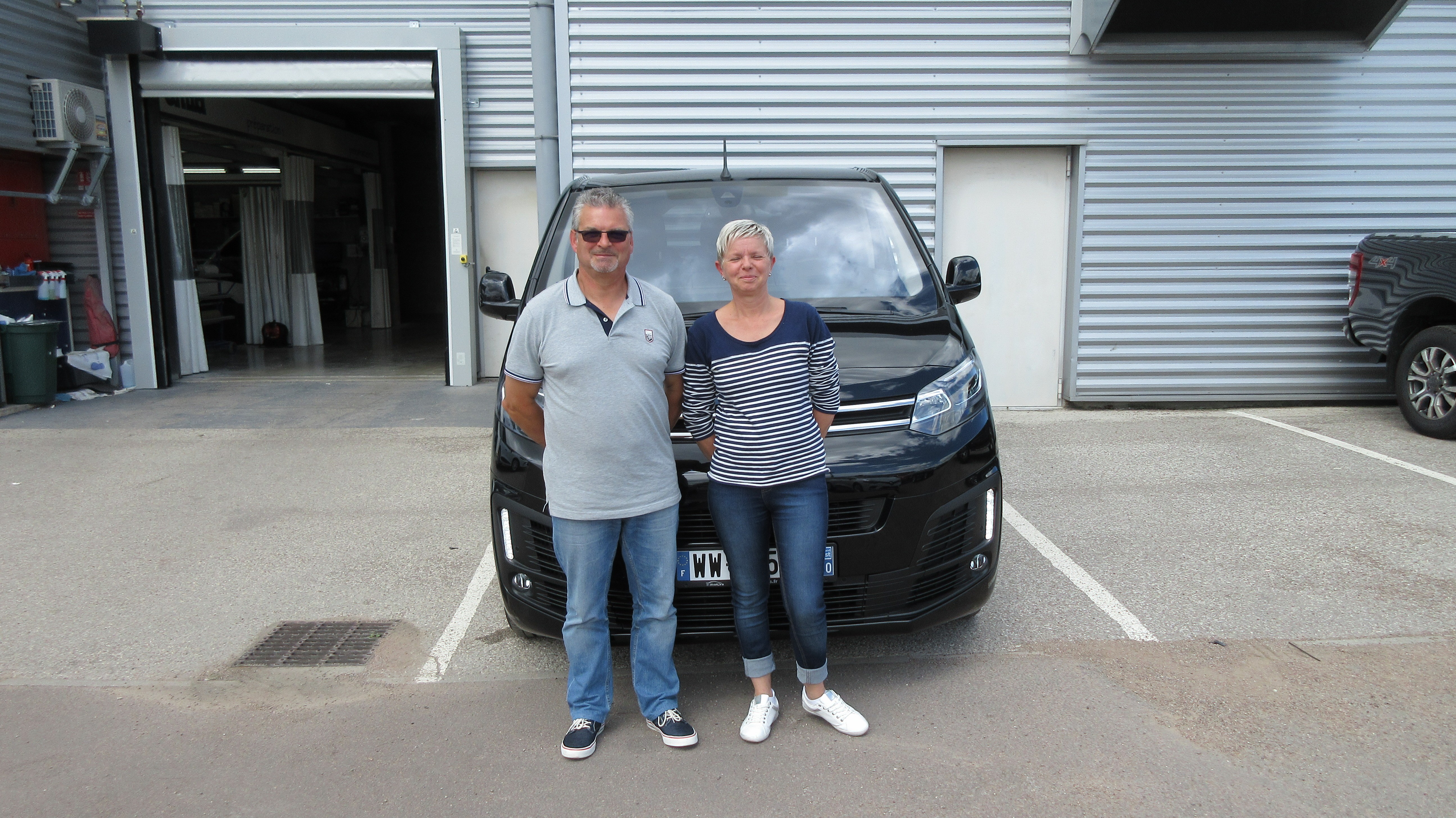 Avis-mandataire-auto-Emotors-Citroen-Spacetourer-Shine-m-bluehdi-180-s-s-eat6.