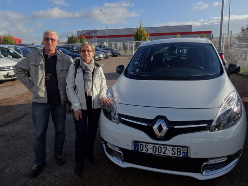Avis-mandataire-auto-Emotors-Renault-Scenic-Bose-tce-130-plus-r-link.