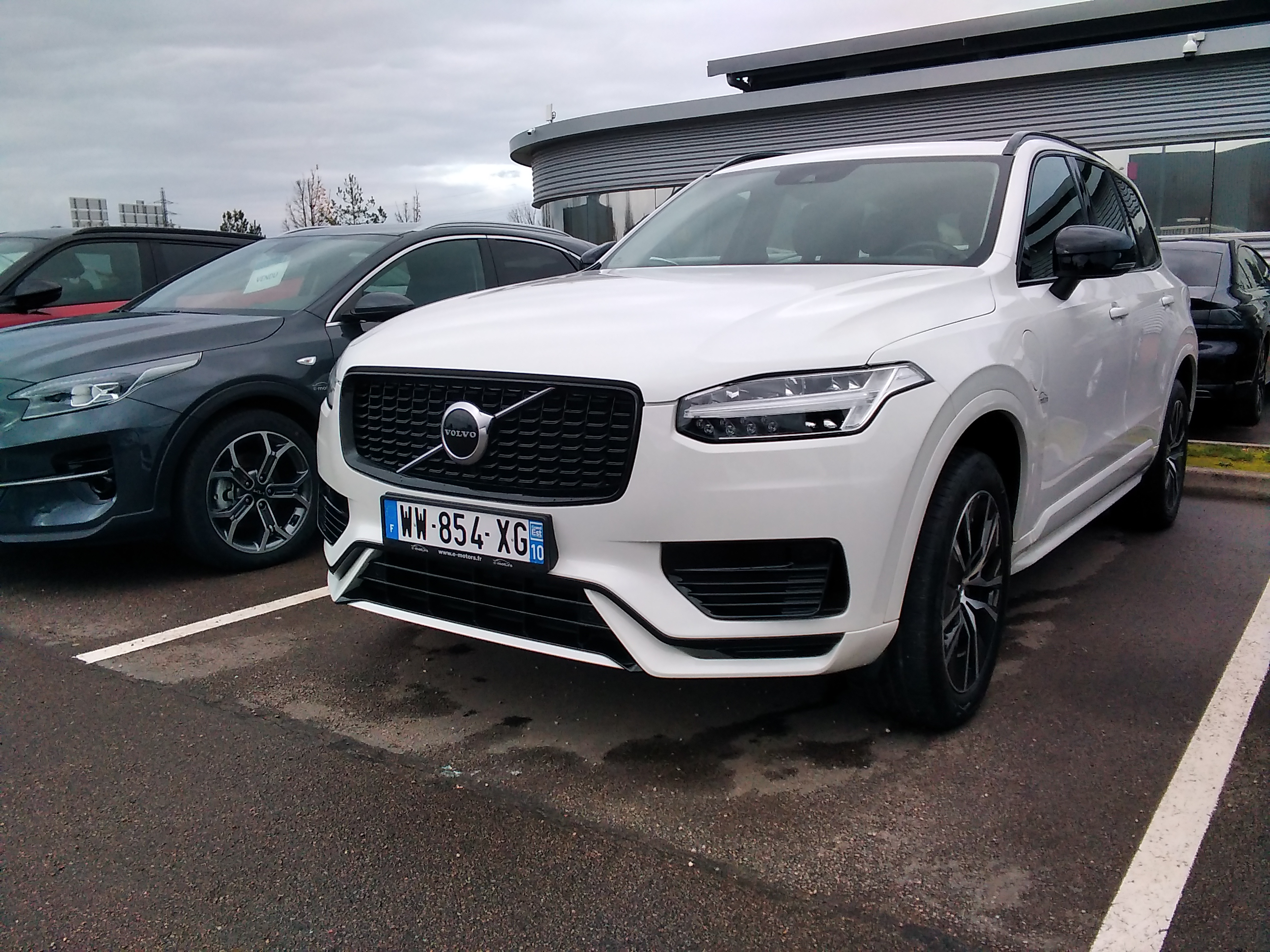 Avis-mandataire-auto-Emotors-Volvo-Xc90-Recharge-t8-geartronic-7pl-r-design-expression.