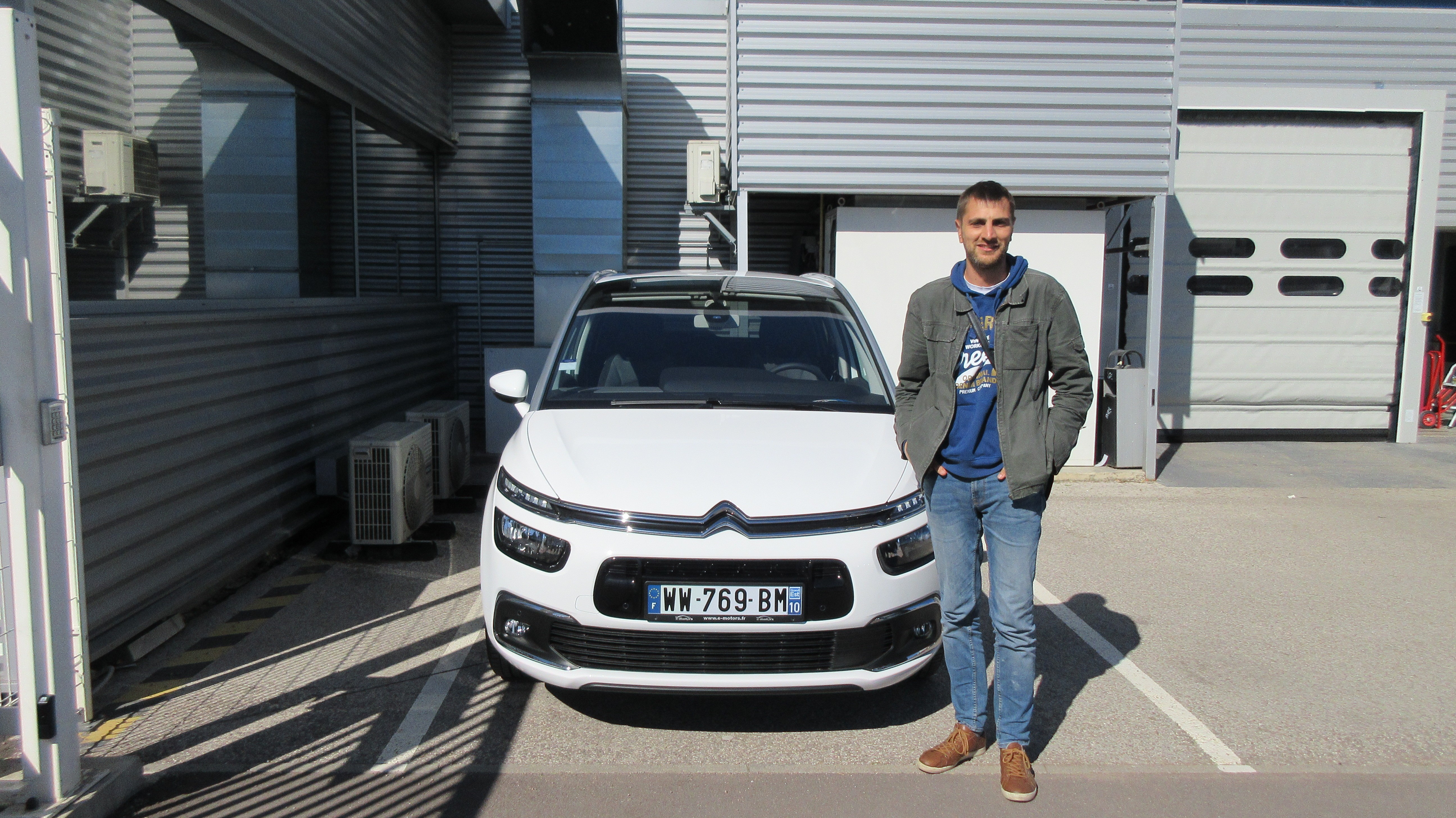 Avis-mandataire-auto-Emotors-Citroen-Grand-c4-picasso-Feel-bluehdi-120-s-s.