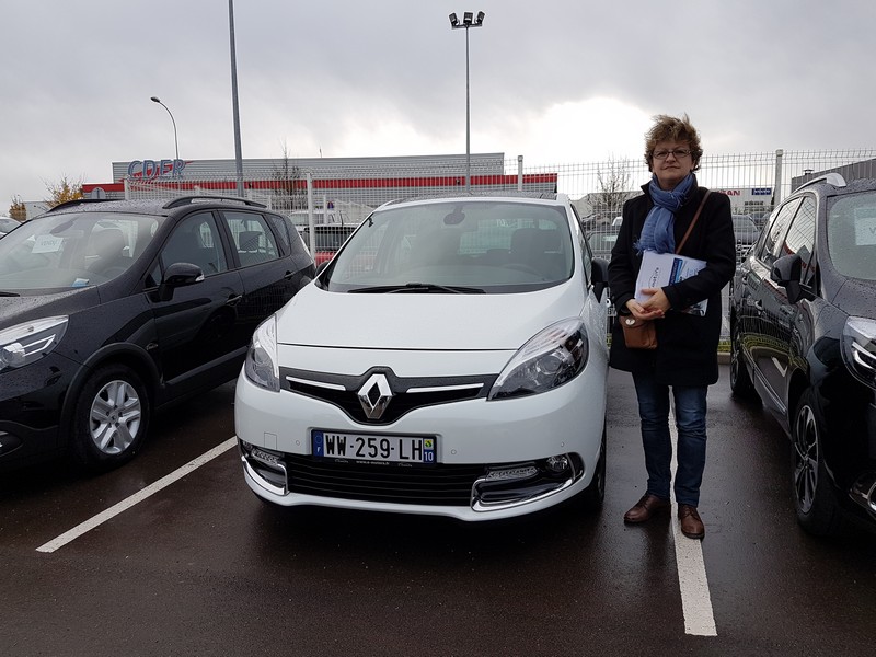 Avis-mandataire-auto-Emotors-Renault-Scenic-Iii-bose-tce-130-energy-plus-toit-vitr.