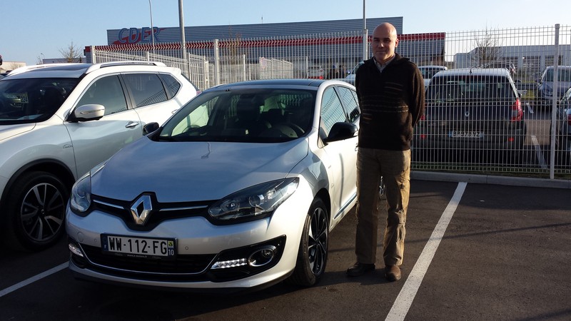 Avis-mandataire-auto-Emotors--Renault-megane-iii-bose-dci-110-energy-plus-toit-vitr-.