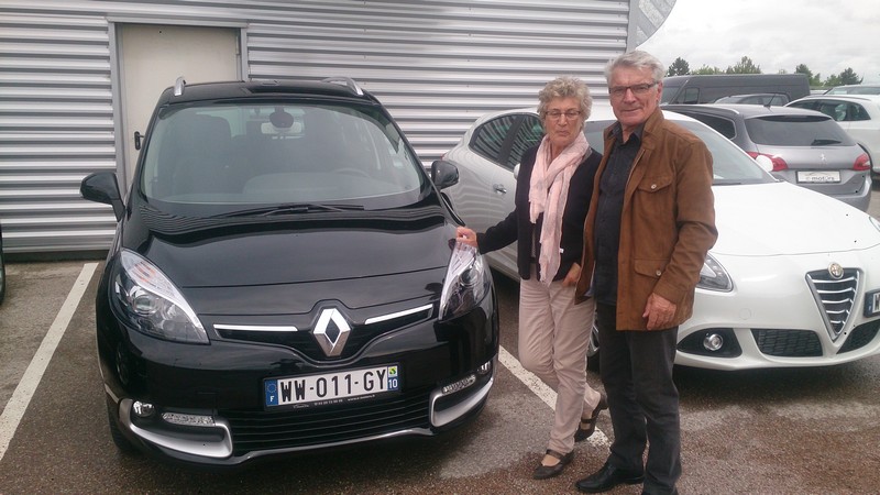 Avis-mandataire-auto-Emotors--Renault-grand-sc-nic-iii-limited-dci-130-energy-5places-.