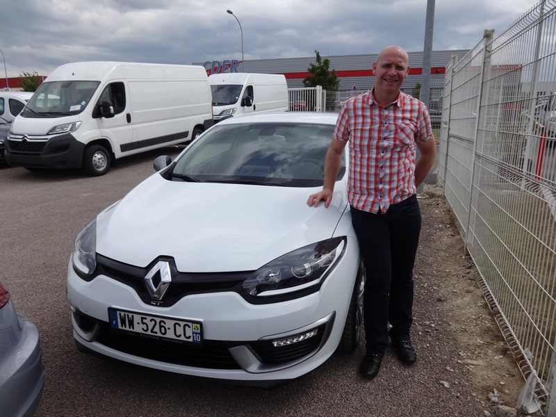 Avis-mandataire-auto-Emotors--Renault-megane-iii-estate-gt-dci-165-.