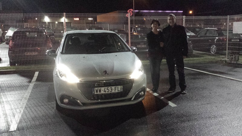 Avis-mandataire-auto-Emotors--Peugeot-208-allure-bluehdi-100-5p-plus-gps-.