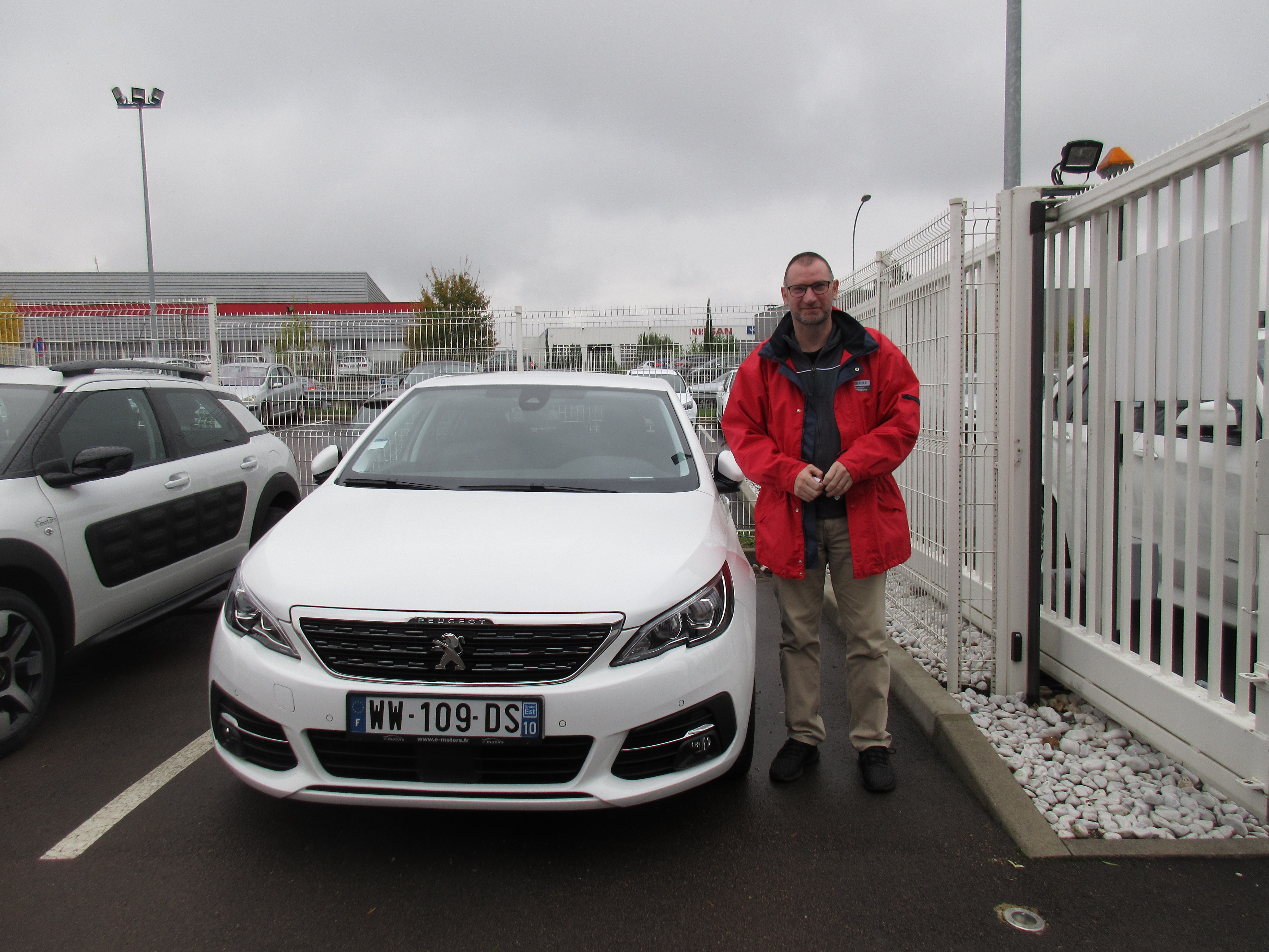 Avis-mandataire-auto-Emotors-Peugeot-308-Allure-bluehdi-120-eat6-s-s-plus-jantes-17.