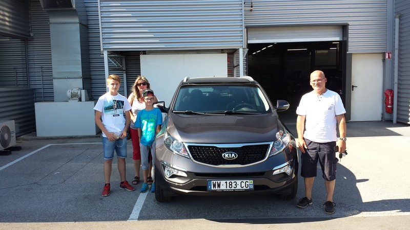 Avis-mandataire-auto-Emotors--Kia-sportage-active-crdi-115-4x2-plus-gps-plus-toit-vitr-.
