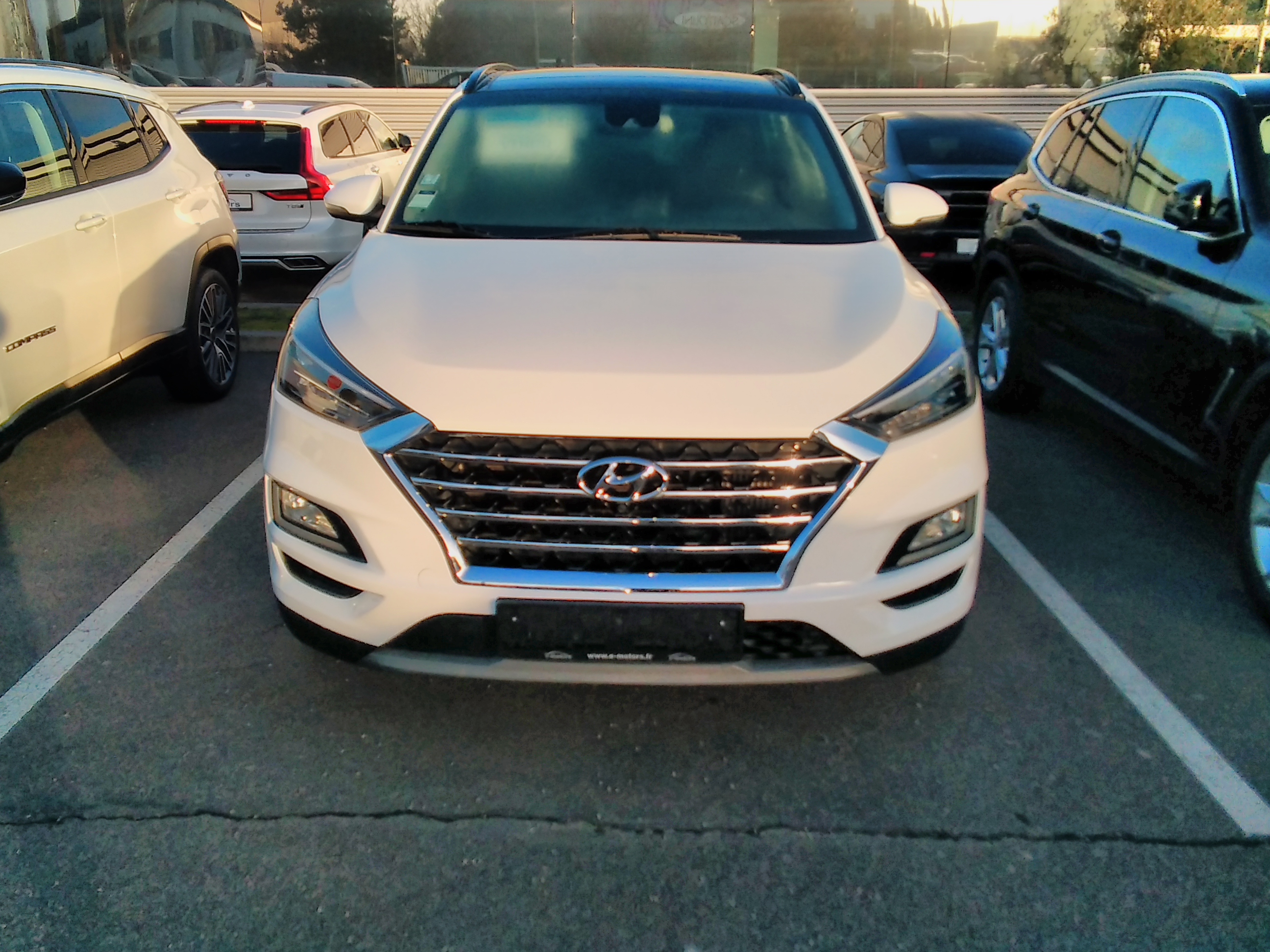 Avis-mandataire-auto-Emotors-Hyundai-Tucson-1-6-crdi-136-dct-7-premium-plus-toit.