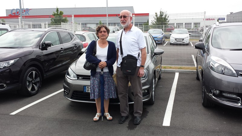 Avis-mandataire-auto-Emotors--Volkswagen-golf-confortline-r-line-tsi-122-dsg7-5p-.