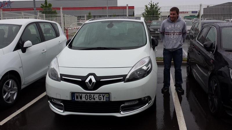 Avis-mandataire-auto-Emotors--Renault-scenic-iii-bose-dci-130-energy-plus-toit-vitr-.