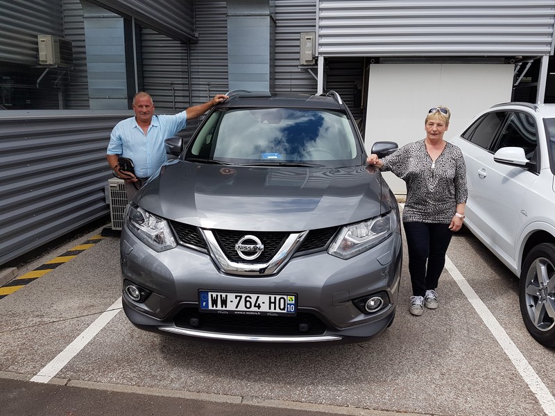 Avis-mandataire-auto-Emotors-Nissan-X-trail-Tekna-dci-130-4x4-5places-plus-toit-pano.