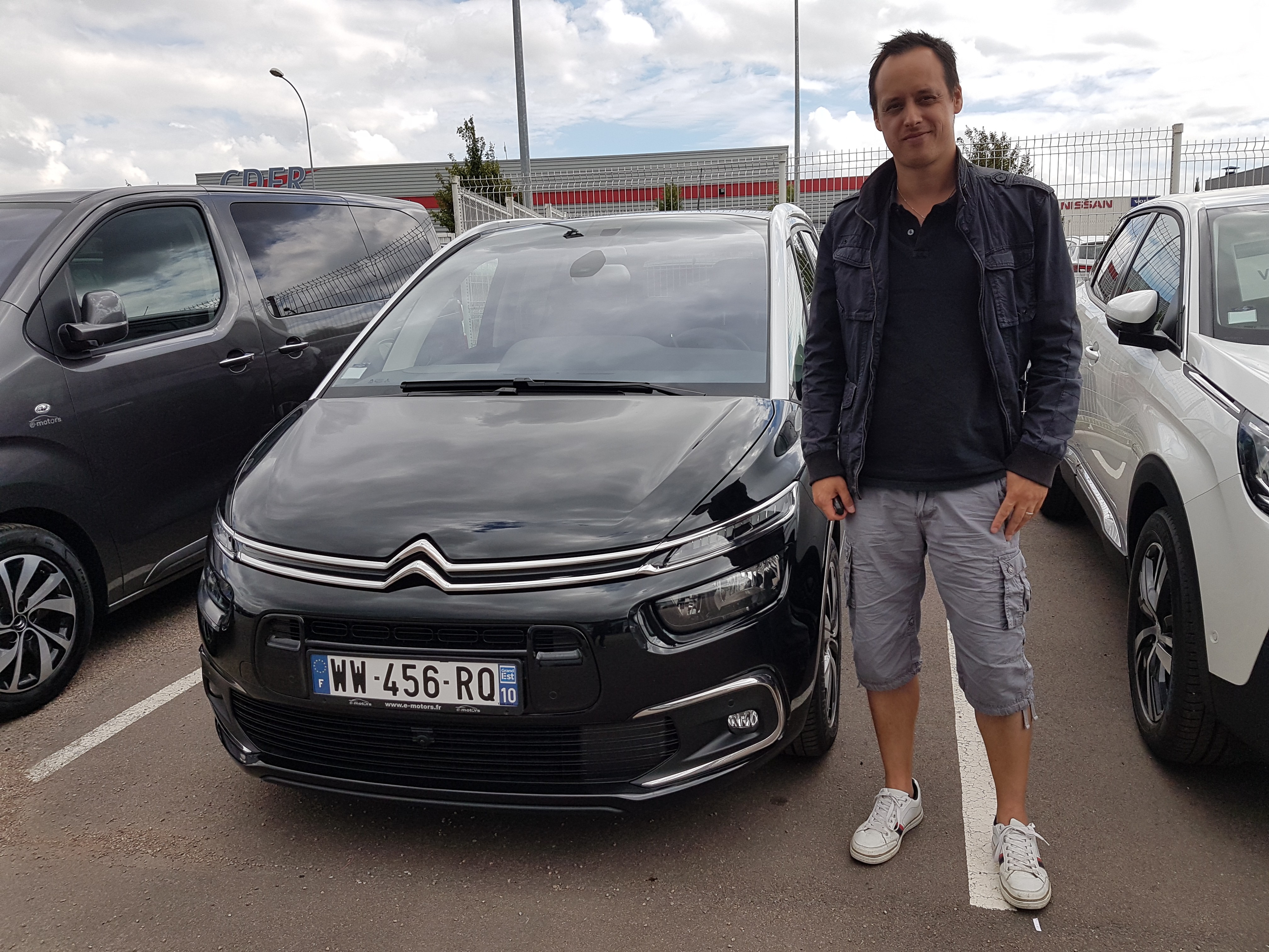 Avis-mandataire-auto-Emotors-Citroen-Grand-c4-picasso-Shine-bluehdi-120-eat6.