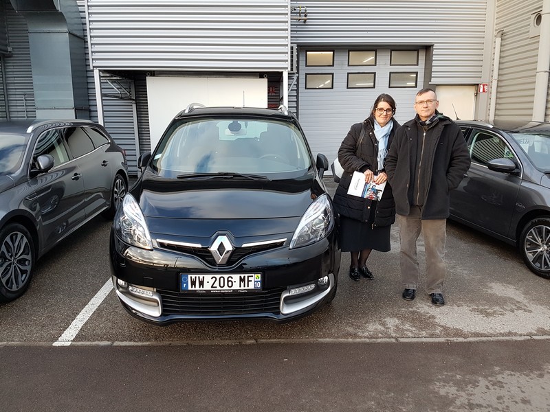 Avis-mandataire-auto-Emotors-Renault-Grand-scenic-Grand-sc-nic-iii-luxe-dci-110-plus-7-places.