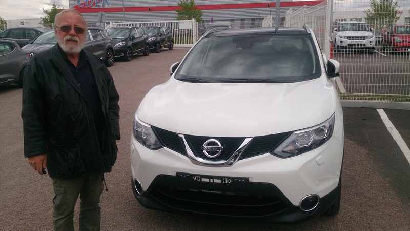 Avis-mandataire-auto-Emotors--Nissan-qashqai-tekna-dci-130-4x2-plus-toit-panoramique-.