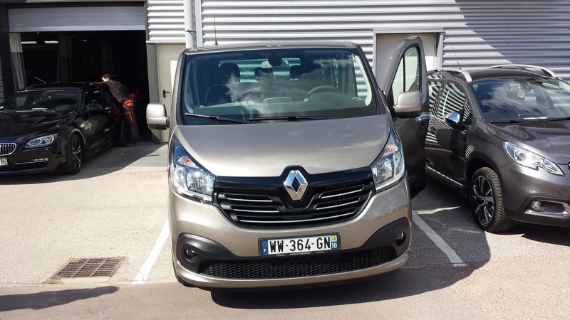 Avis-mandataire-auto-Emotors--Renault-trafic-combi-intens-dci-125-energy-8places-plus-hayon-.