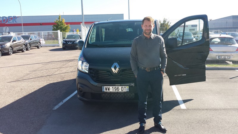 Avis-mandataire-auto-Emotors--Renault-trafic-cabine-approfondie-grand-confort-l2h1-dci-140-energy-plus-gps-.