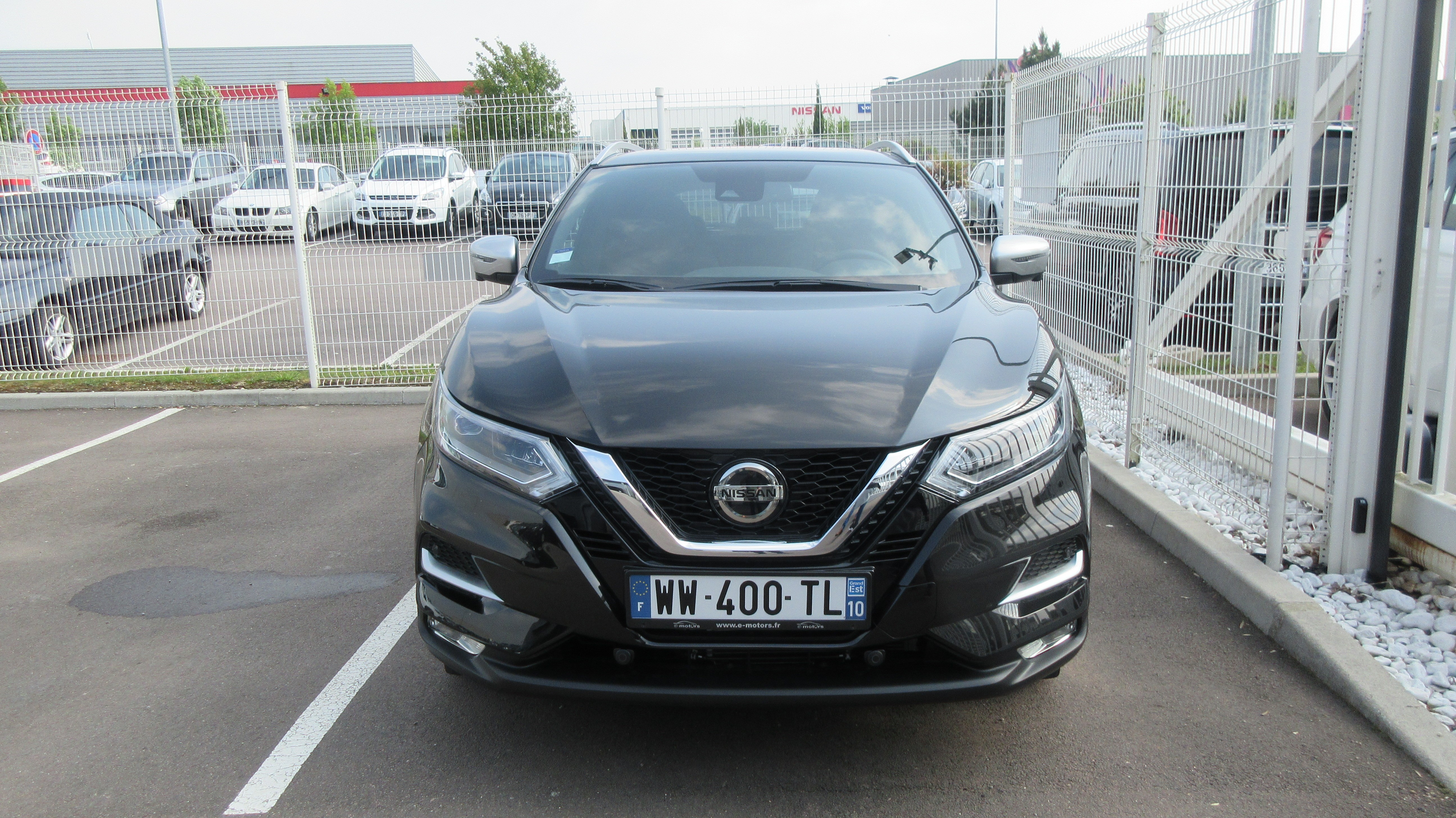 Avis-mandataire-auto-Emotors-Nissan-Qashqai-Tekna-dci-130-xtronic-4x2-plus-toit.