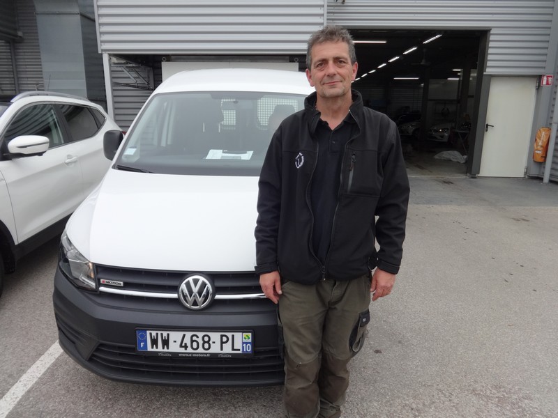 Avis-mandataire-auto-Emotors-Volkswagen-Caddy-van-Business-line-tdi-110-4x4.